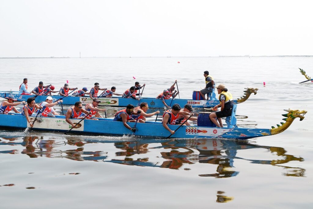 Where and When Does the Boat Dance Kid Perform?