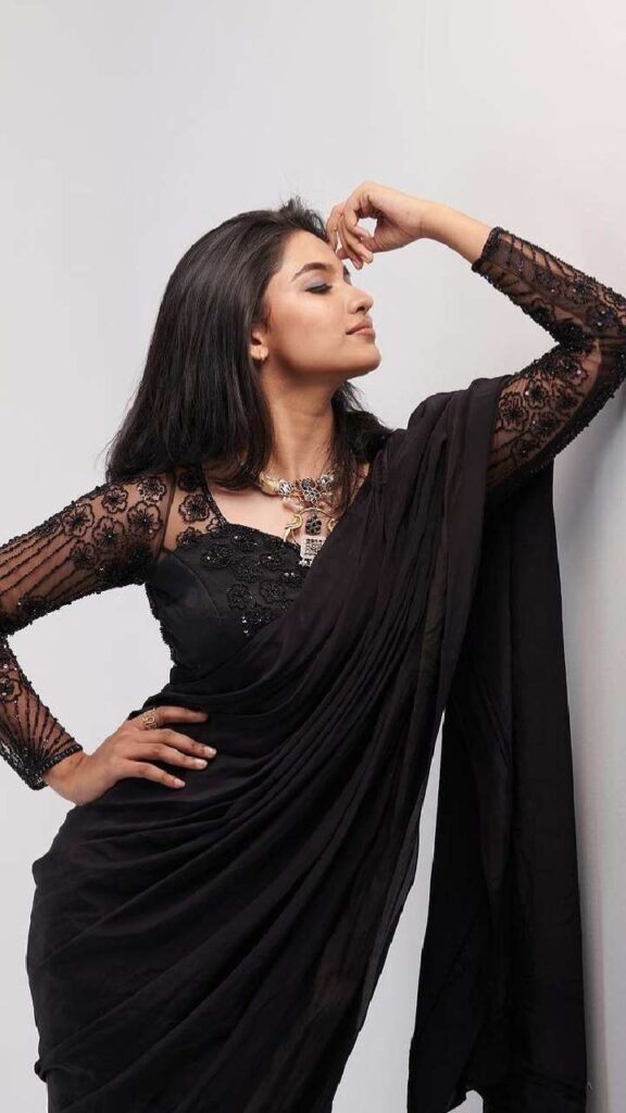 Do you need help with measurements of Blouse and saree?