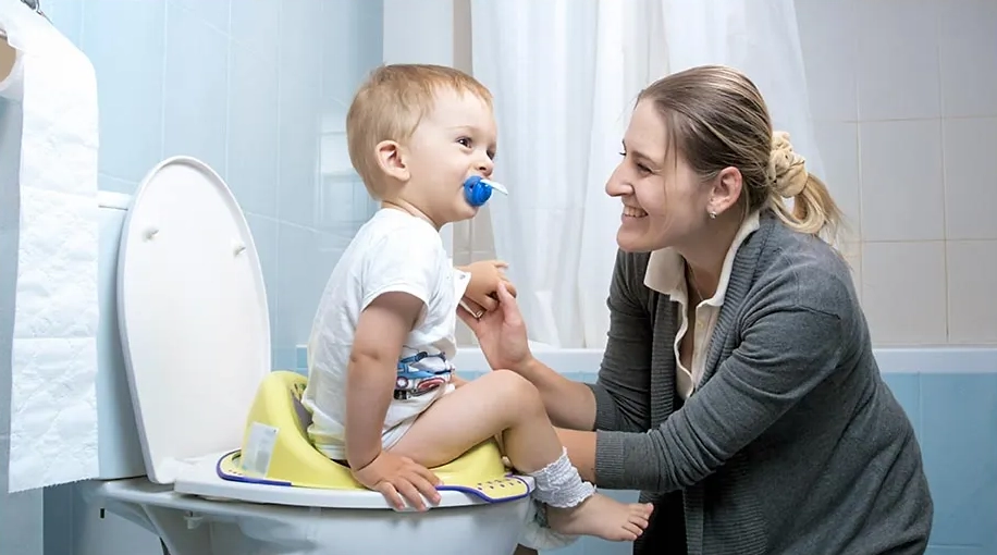 Do Mothers Pee in Front of or With Their Kids? Understanding Privacy, Parenting, and Child Psychology